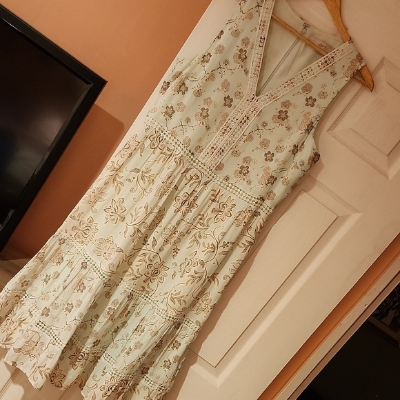 LOFT Dresses & Skirts - Loft Floral Sleeveless Dress